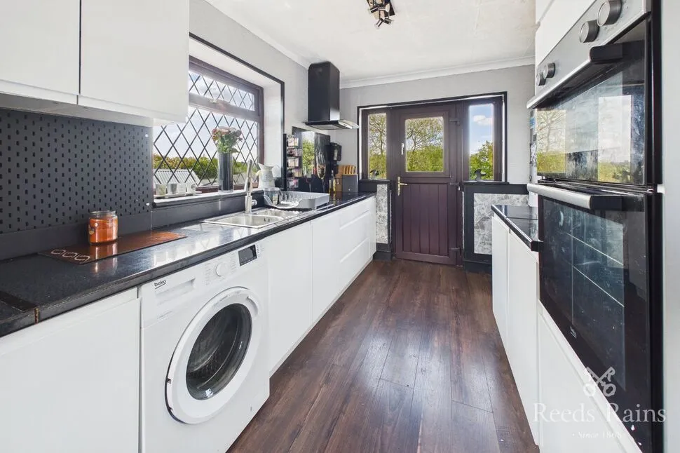 Winthorpe Avenue, Thorpe, West Yorkshire, WF3, photo 4