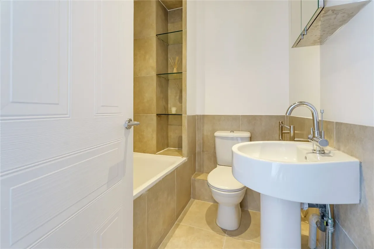 Leathwaite Road, London, SW11, photo 10