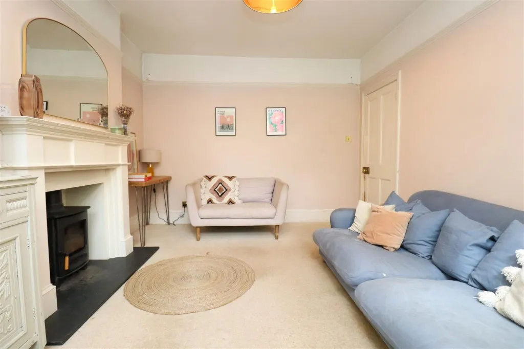 Aldershot Road, Fleet, photo 4