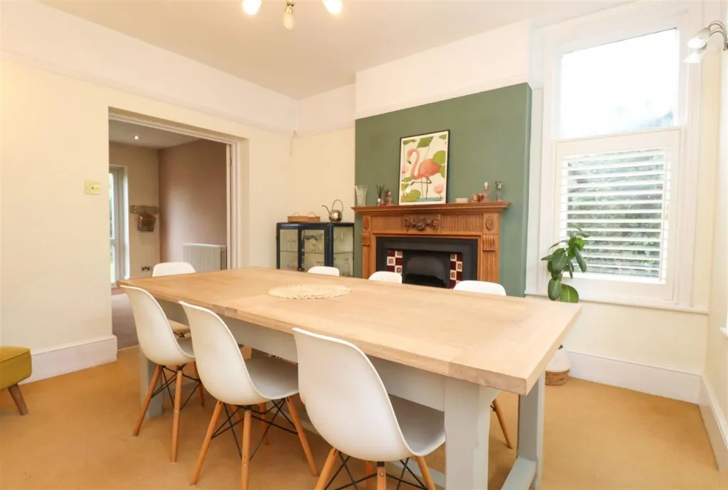 Aldershot Road, Fleet, photo 6