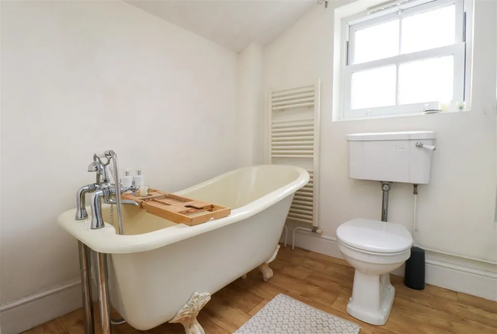 Aldershot Road, Fleet, photo 12