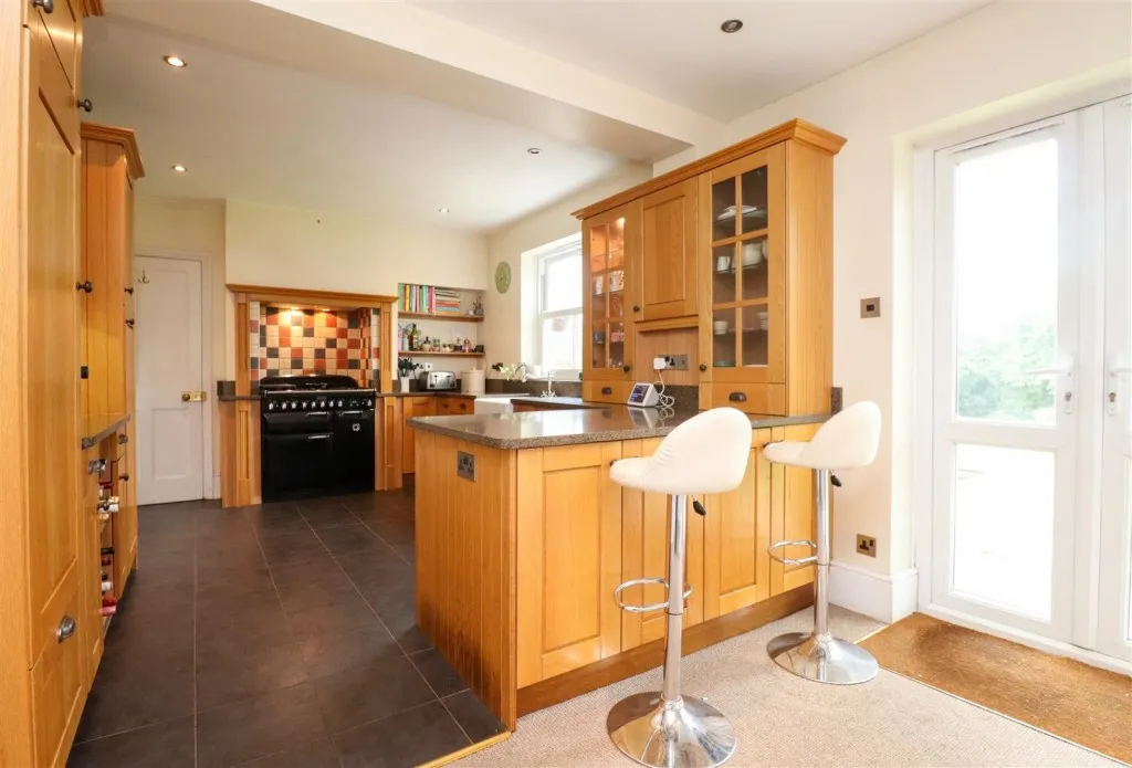 Aldershot Road, Fleet, photo 7