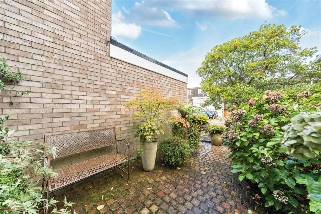 Hardwick Green, Ealing, W13, photo 15