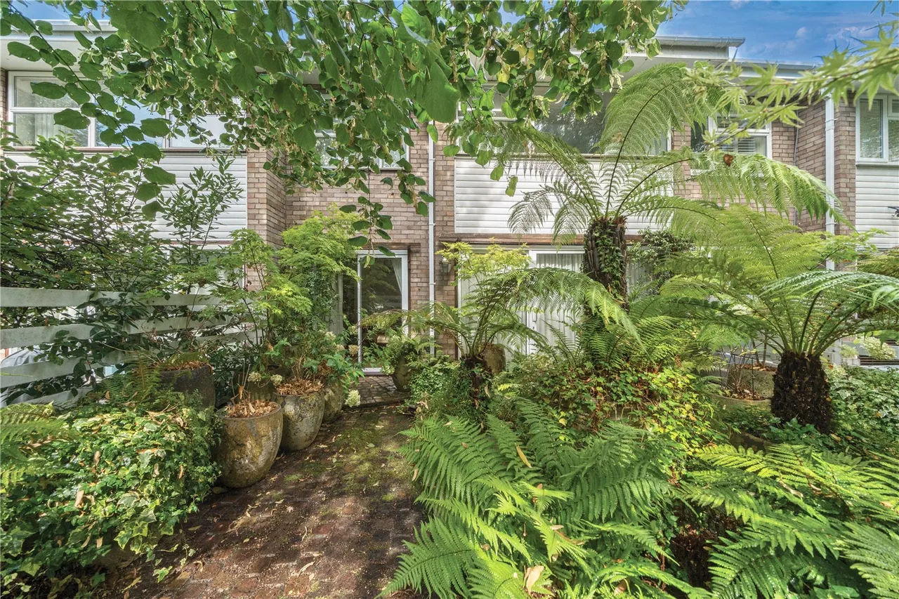Hardwick Green, Ealing, W13, photo 14