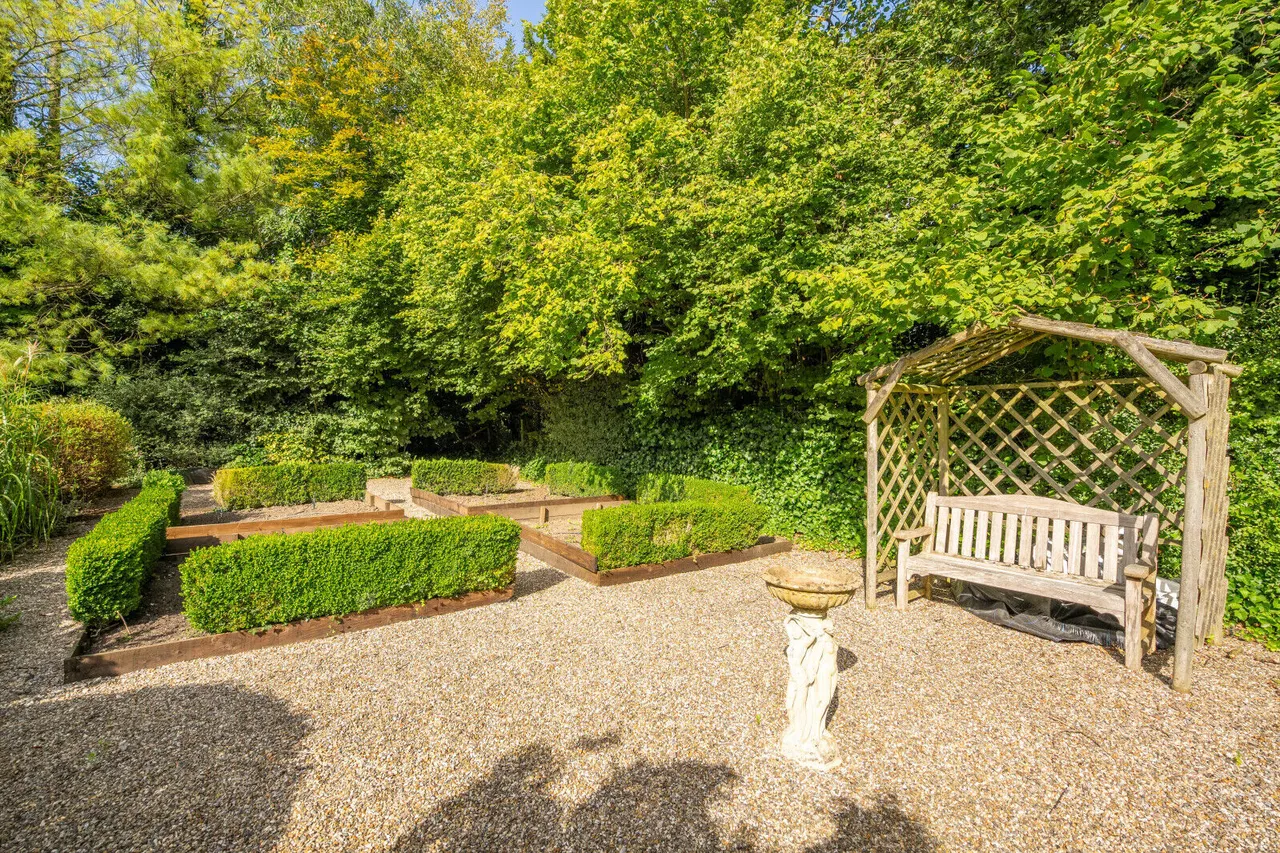Cadmore End, High Wycombe, HP14, photo 24