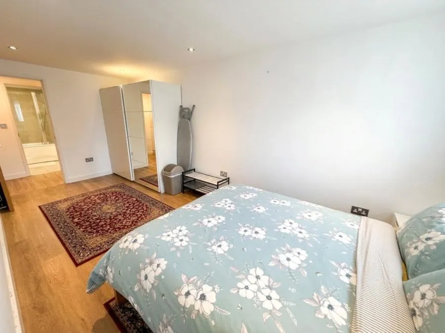 Southwell Park Road, Camberley, GU15, photo 7