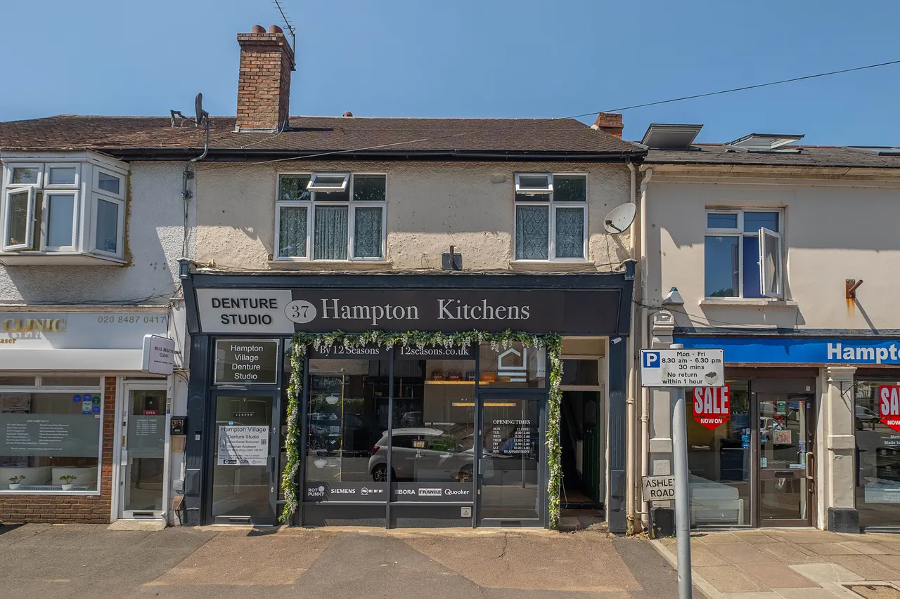 1 bed flat for sale — Ashley Road, Hampton, TW12