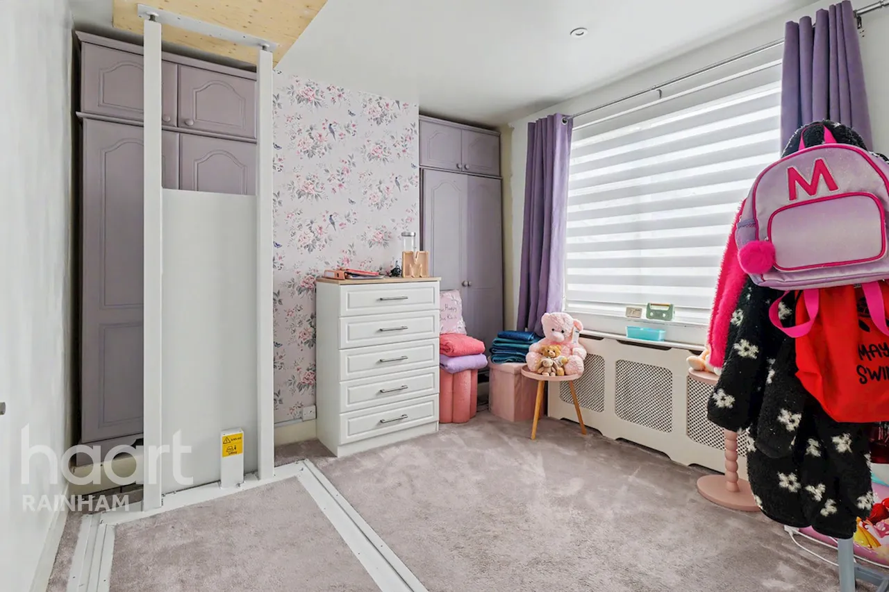 Grove Park Road, Rainham, RM13, photo 11