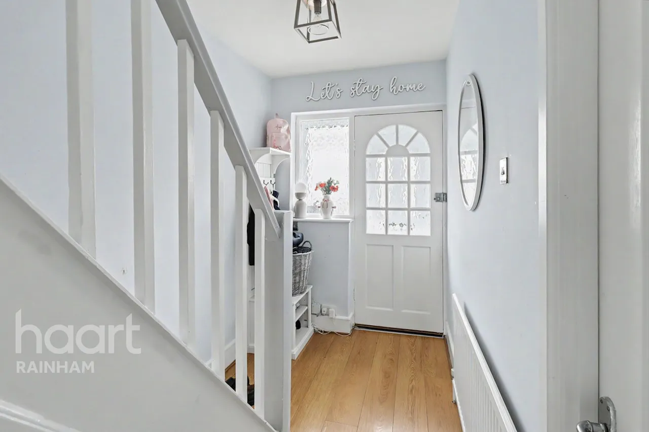 Grove Park Road, Rainham, RM13, photo 2