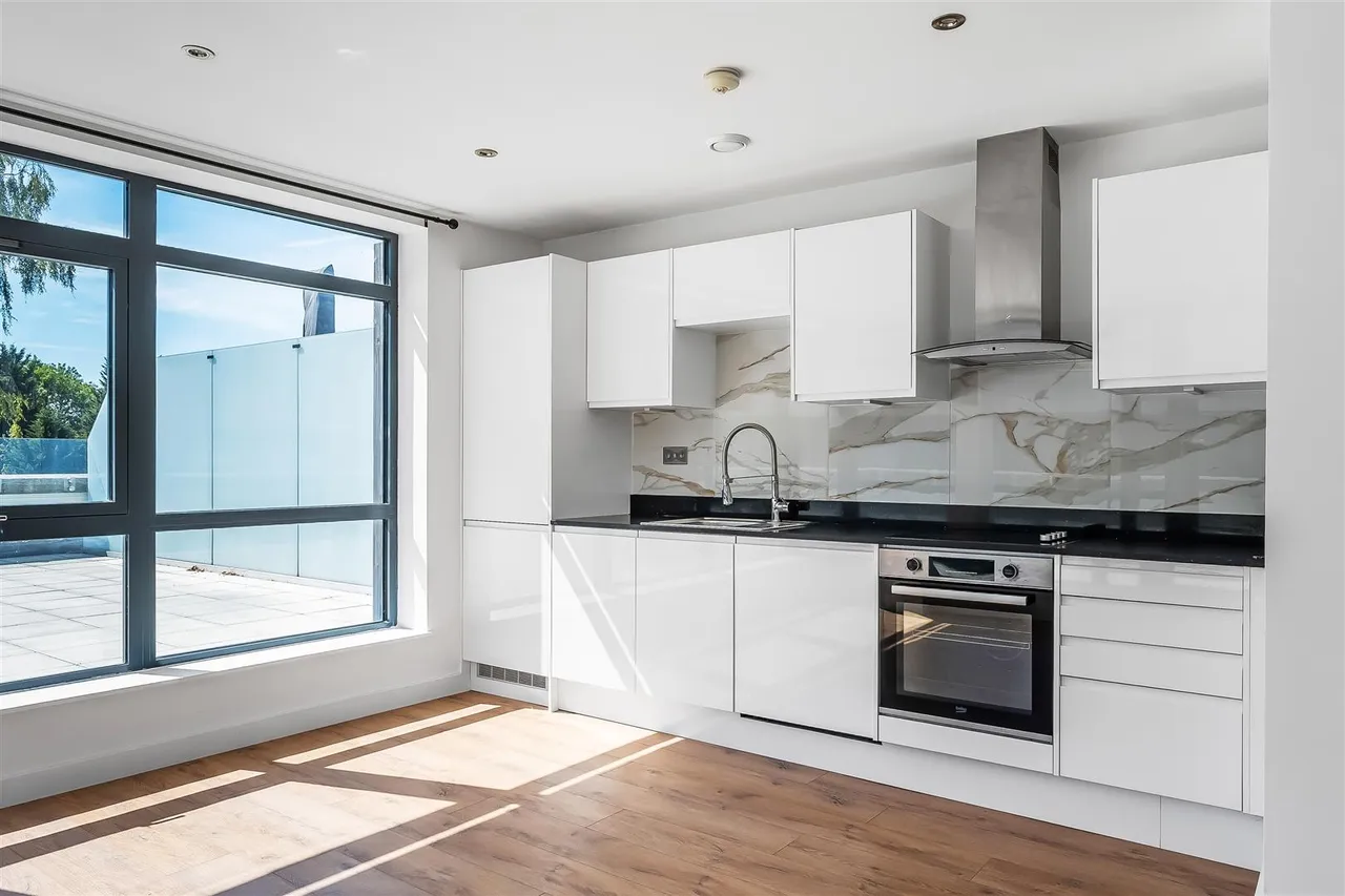 Deepdene Avenue, Dorking, RH5, photo 3