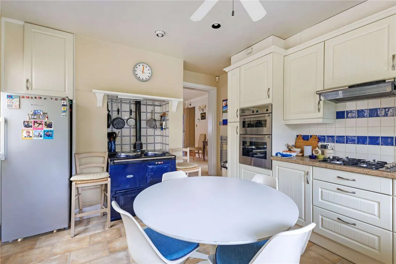 Horsham Road, Holmwood, RH5, photo 5