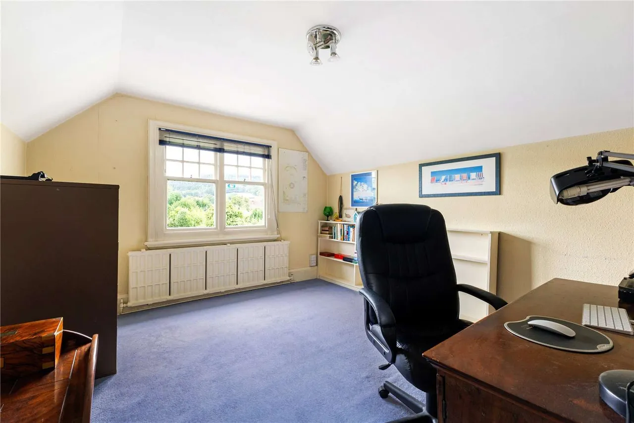 Horsham Road, Holmwood, RH5, photo 17