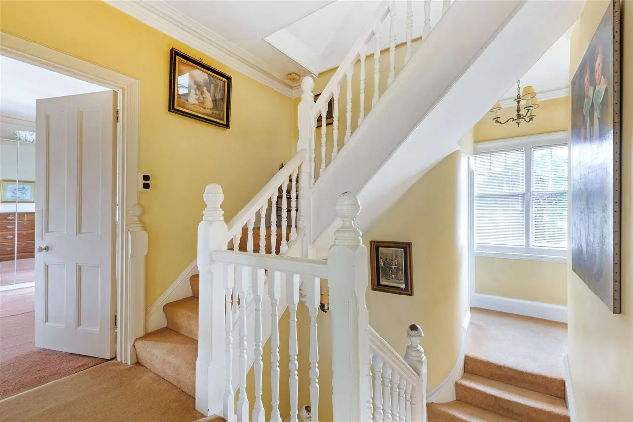 Horsham Road, Holmwood, RH5, photo 11