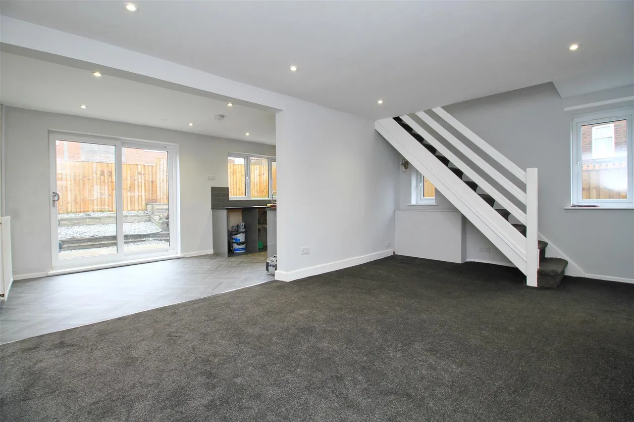 Hazelhurst Road, Ashton-Under-Lyne, photo 3