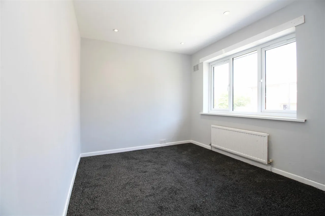 Hazelhurst Road, Ashton-Under-Lyne, photo 13
