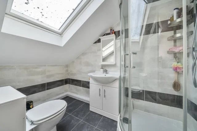 Merrivale Gardens, Woking, GU21, photo 17