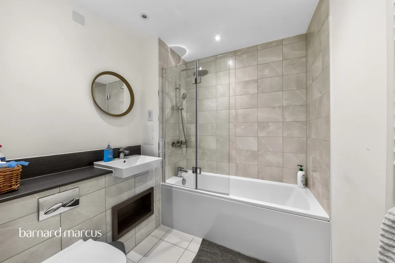 Perryfield Way, London, photo 10