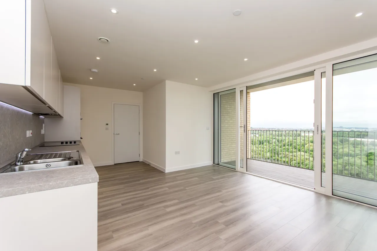 London, NW9, photo 8