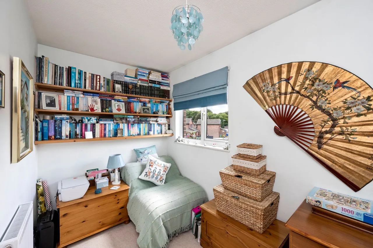 Falklands Drive, Horsham, RH13, photo 11