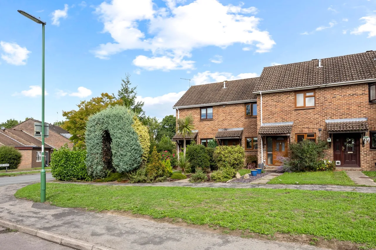 Falklands Drive, Horsham, RH13, photo 14
