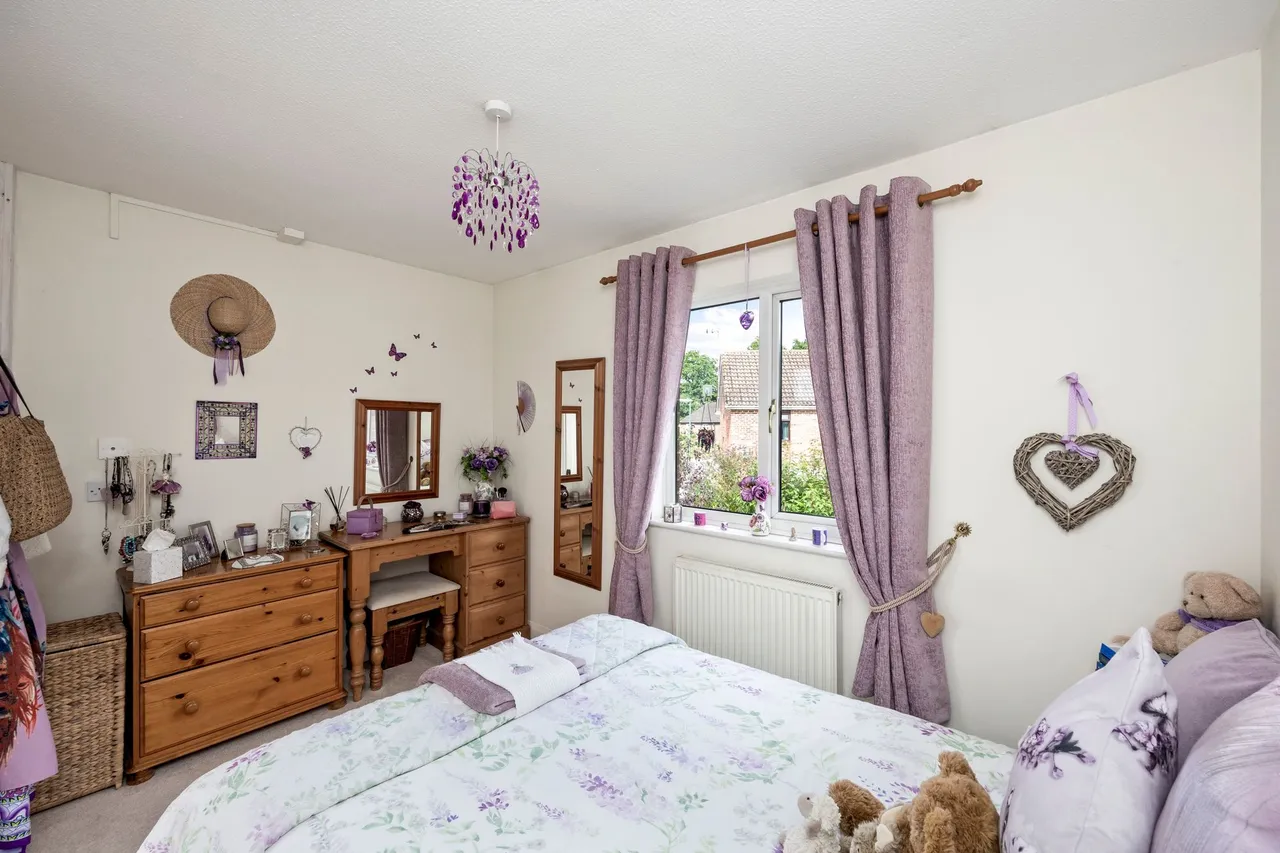 Falklands Drive, Horsham, RH13, photo 10