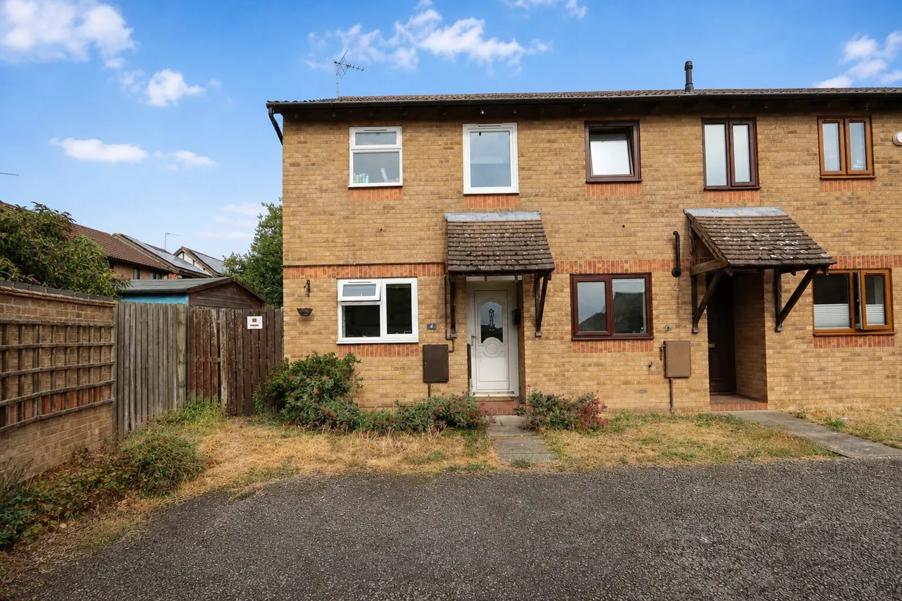 2 bed house for sale — Swan Close, Burton Latimer, NN15