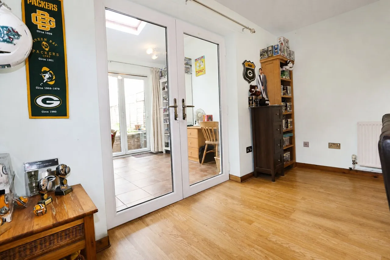 Swan Close, Burton Latimer, NN15, photo 12