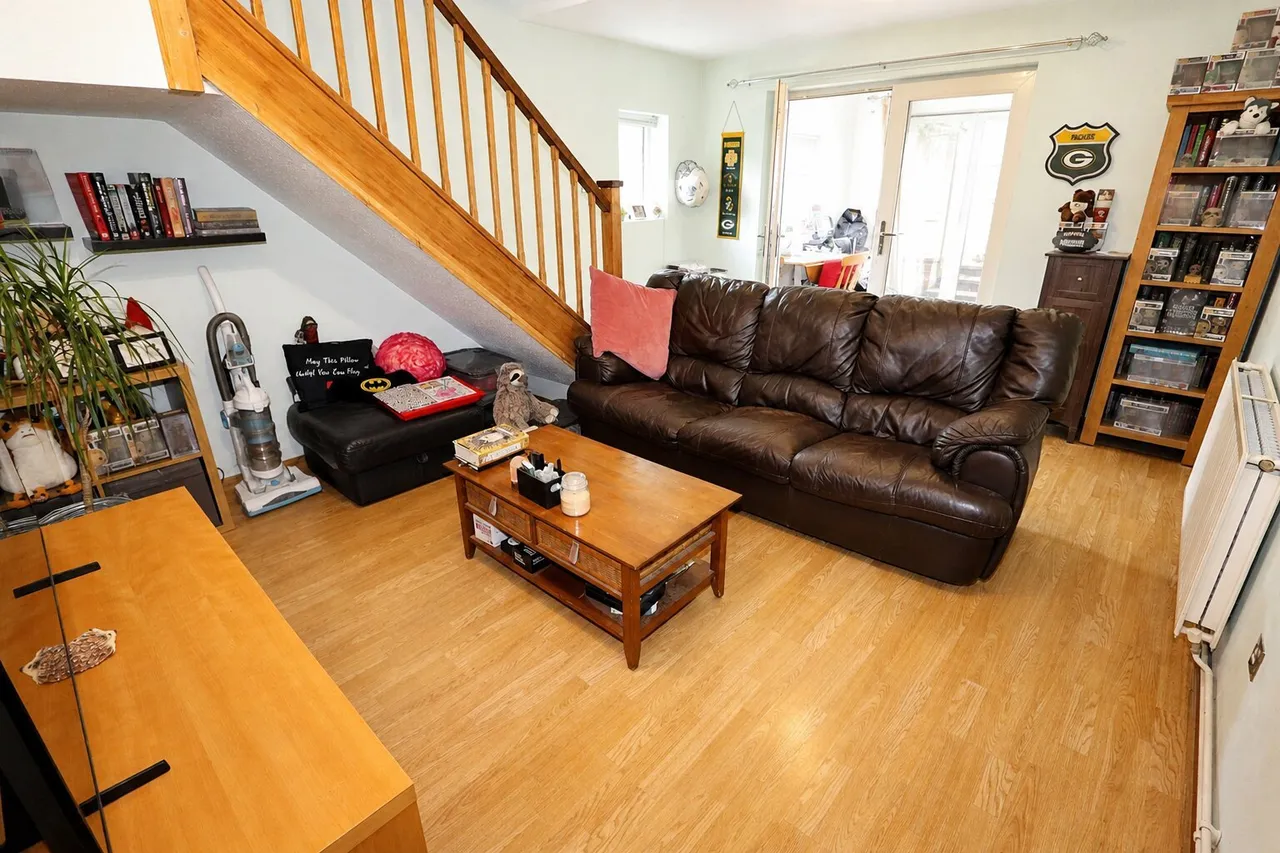 Swan Close, Burton Latimer, NN15, photo 4