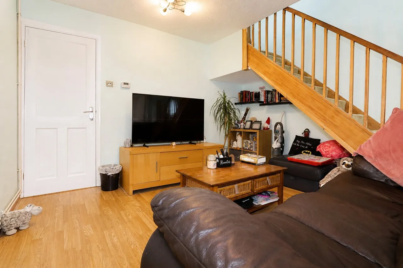 Swan Close, Burton Latimer, NN15, photo 10