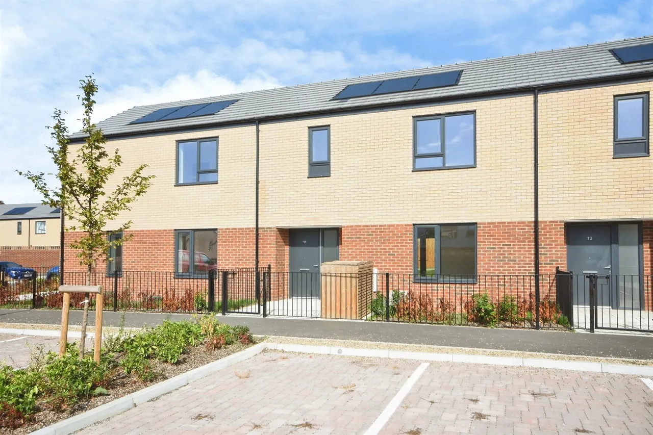 Clarendon Mews, Pitsea, SS13, photo 14