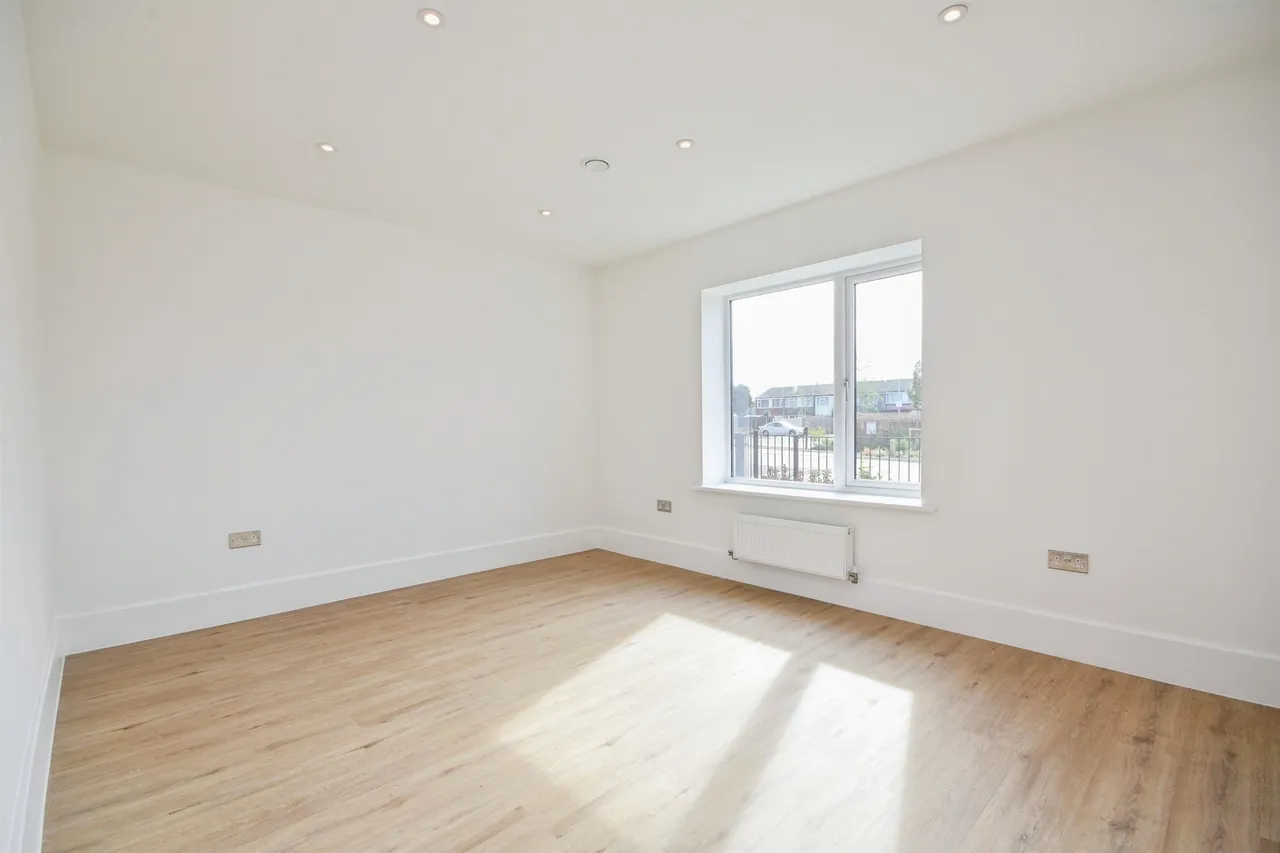 Clarendon Mews, Pitsea, SS13, photo 8