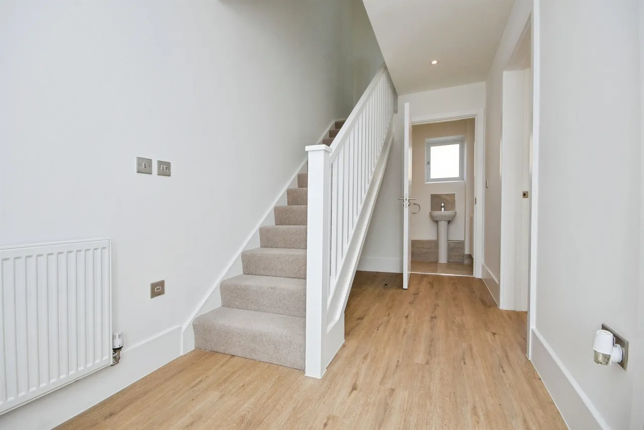 Clarendon Mews, Pitsea, SS13, photo 7