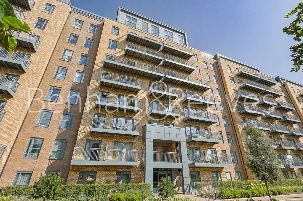 Beaufort Square, Staines-upon-Thames, NW9, photo 4
