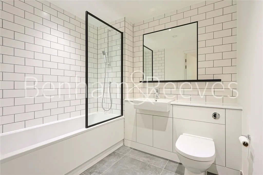 Beaufort Square, Staines-upon-Thames, NW9, photo 17