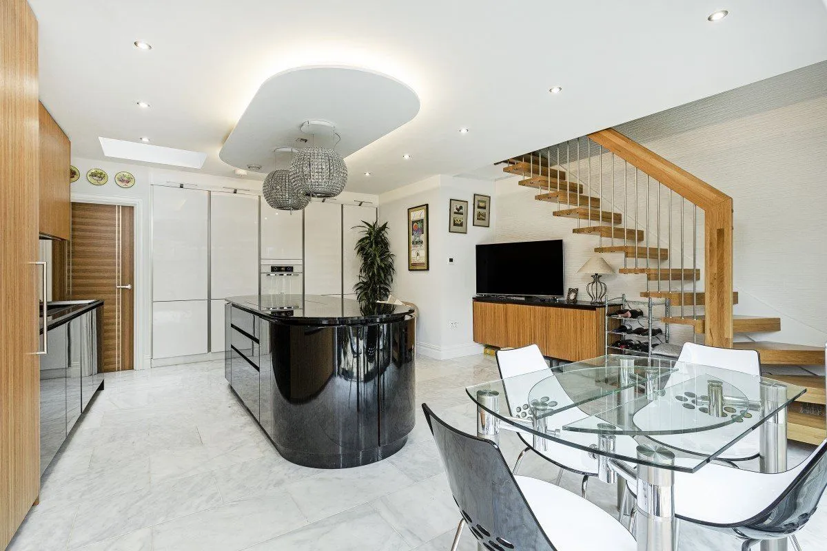 3 bed property to rent, Anselm Road, London, SW6