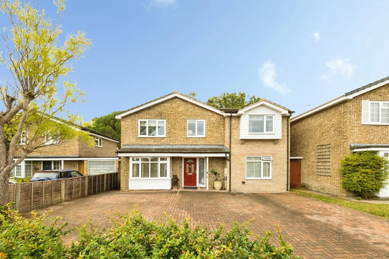 5 bed house for sale — Burleigh Way, Crawley Down, Crawley