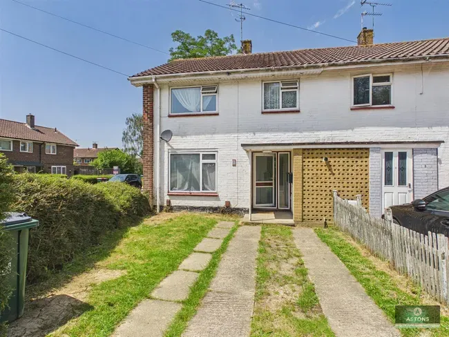 3 bed house for sale — Kestrel Close, Langley Green