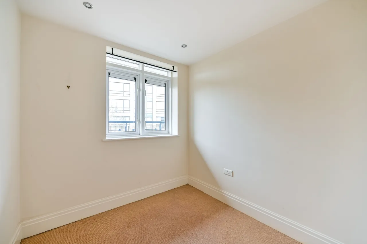 43 Falmouth House, Royal Quarter, Seven Kings Way, Kingston upon Thames, photo 9