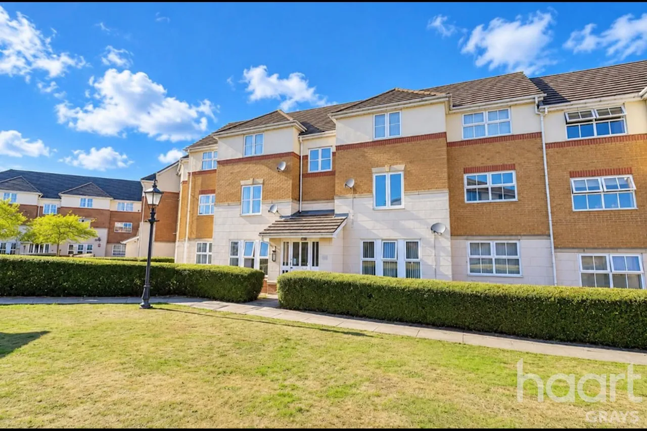 2 bed flat for sale, Merlin Close, Chafford Hundred, RM16