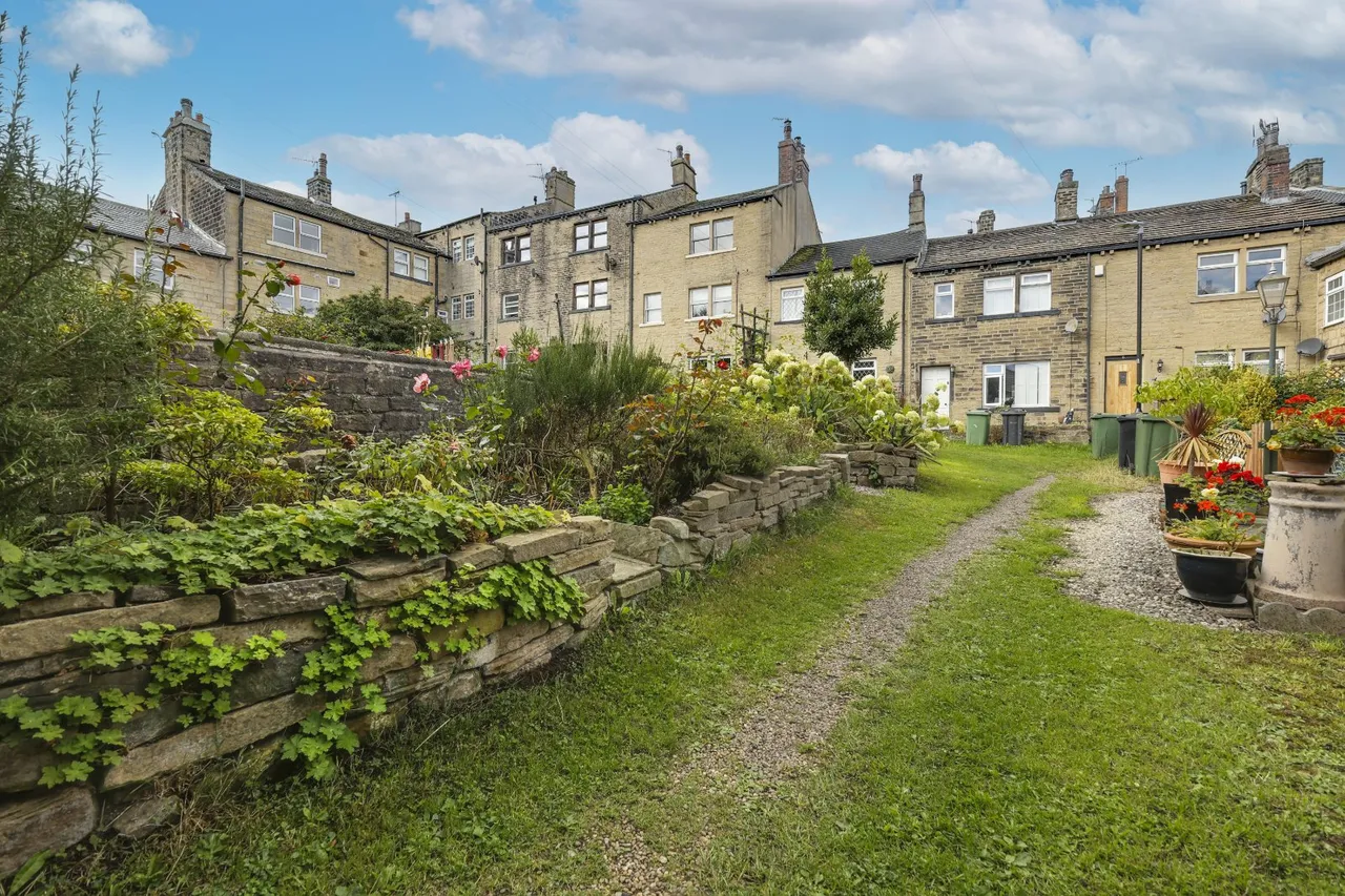 Carr Road, Calverley, LS28, photo 17