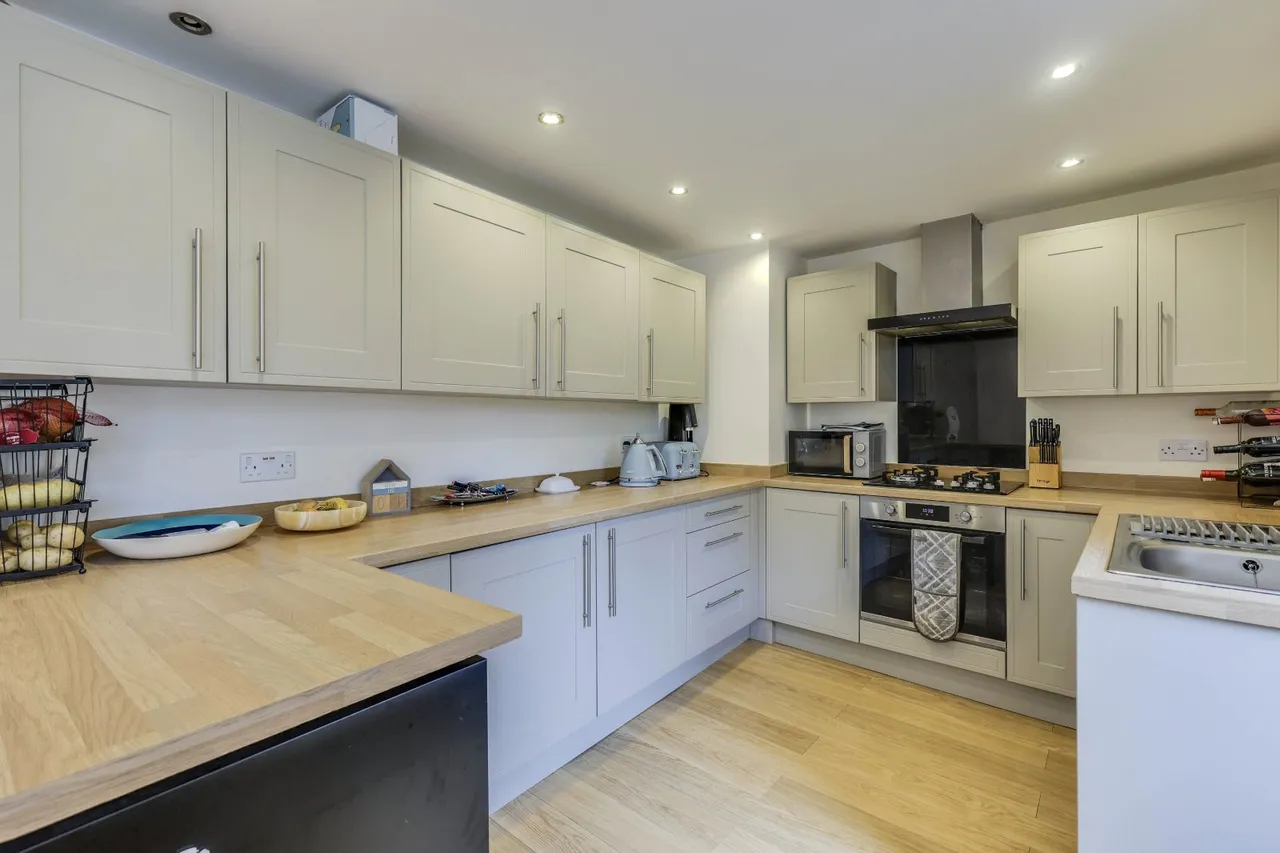 Carr Road, Calverley, LS28, photo 4
