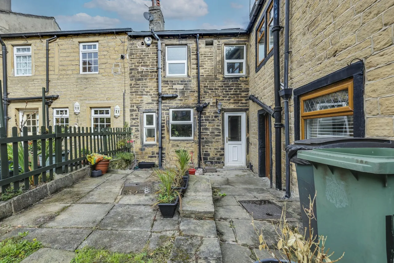 Carr Road, Calverley, LS28, photo 15