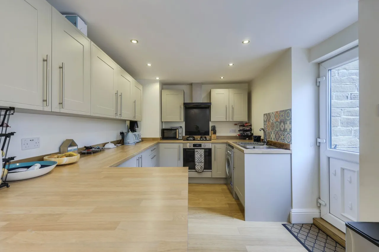 Carr Road, Calverley, LS28, photo 5