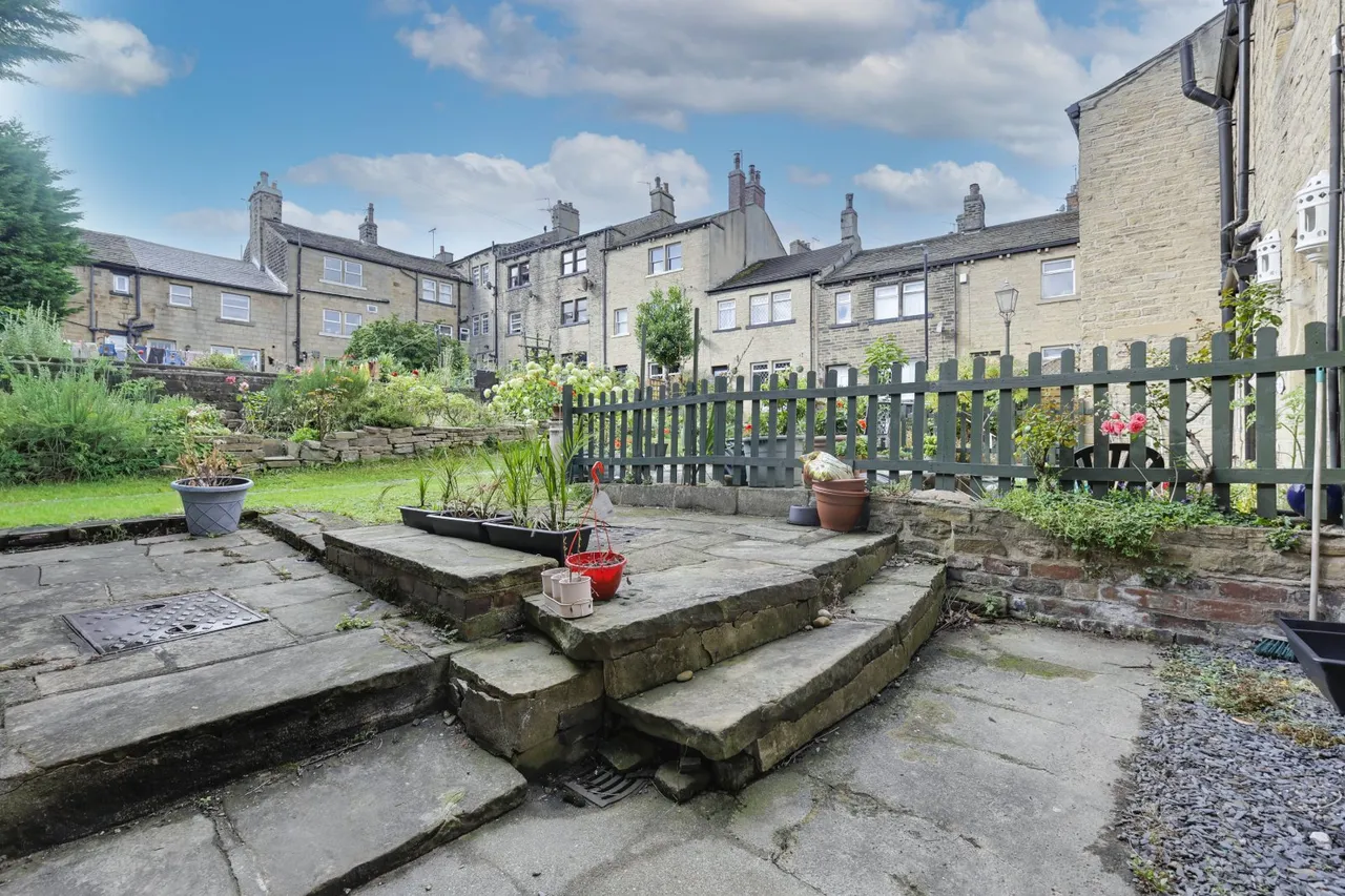 Carr Road, Calverley, LS28, photo 14