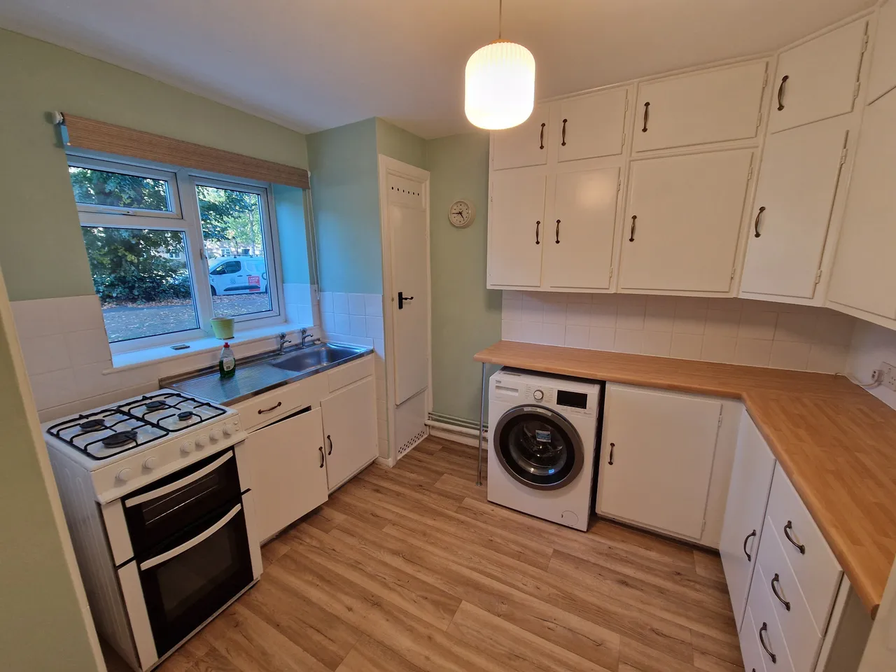 Hughenden Road, photo 2