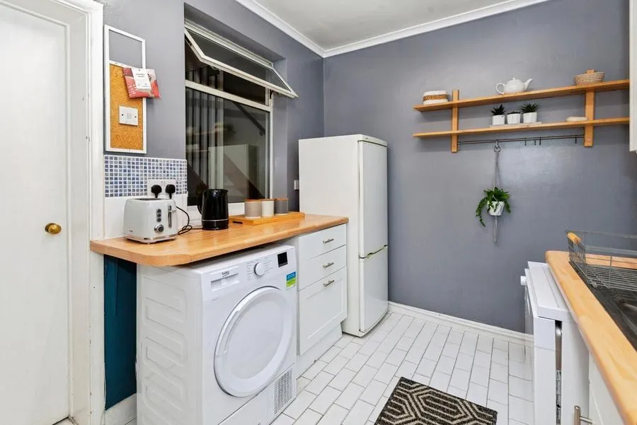 St. Leonards Road, Windsor, SL4, photo 8