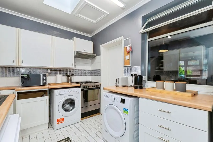 St. Leonards Road, Windsor, SL4, photo 3