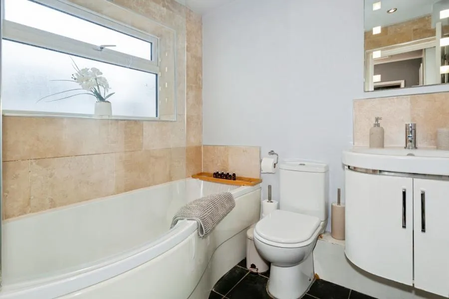 St. Leonards Road, Windsor, SL4, photo 16