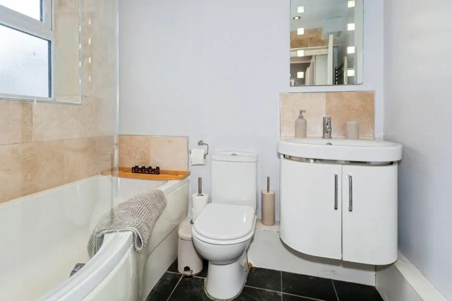 St. Leonards Road, Windsor, SL4, photo 17