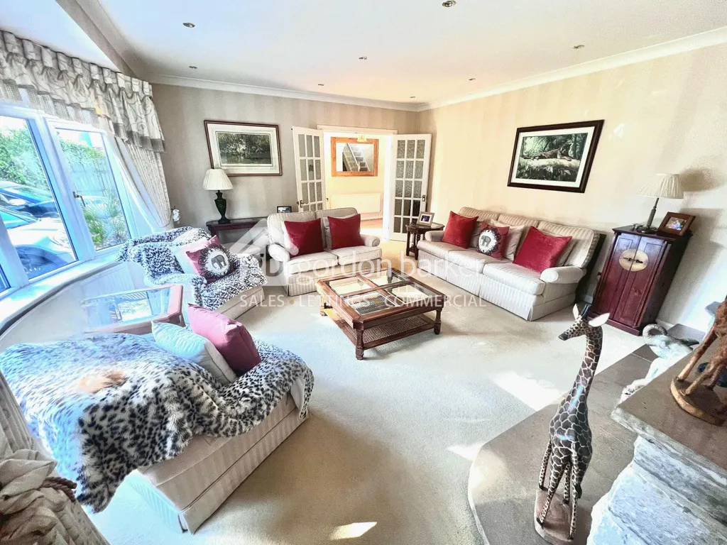 Queens Park Avenue, Bournemouth, BH8 9HA, photo 7